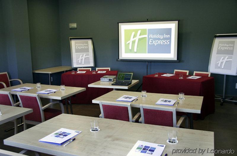 Holiday Inn Express Madrid-Getafe By Ihg Exterior foto