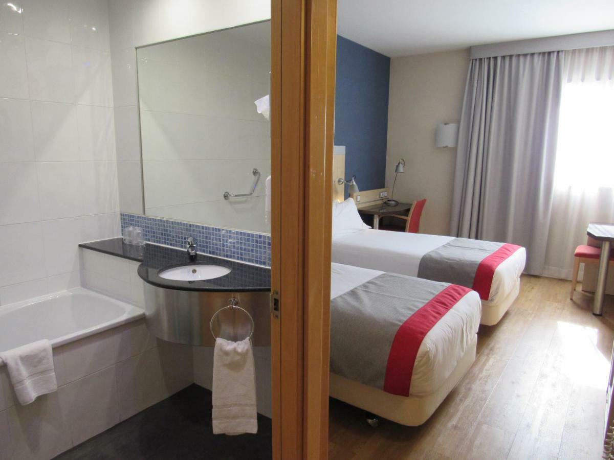 Holiday Inn Express Madrid-Getafe By Ihg Exterior foto